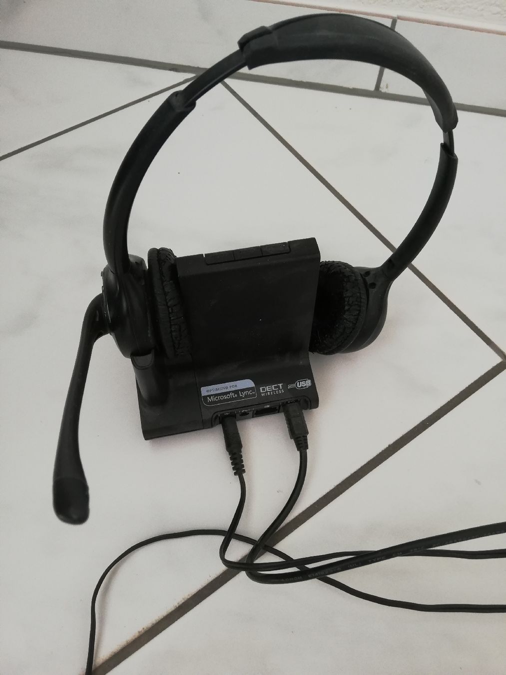 Plantronics Cuffie: Plantronics Microsoft Lync Headset with Base Station, Used – Usato da Baar venduto da Lykebar 1