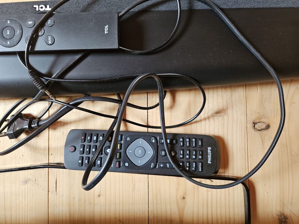 Philips Televisori: Philipps TV mit TCL Soundbar  – Usato da Solothurn venduto da _Goliath_ 3