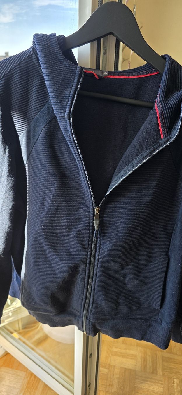 Jacken: Veste /gilet/ pull bleu marine taille XL Cecil – Gebraucht aus Yverdon-les-Bains von van_dq65 4
