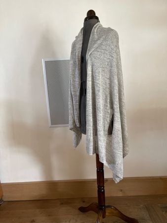 Leichtes Sommer-Cape in Grau der Marke MUJI