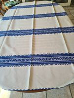 Tischtuch offwhite mit blauer Baumwollstickerei