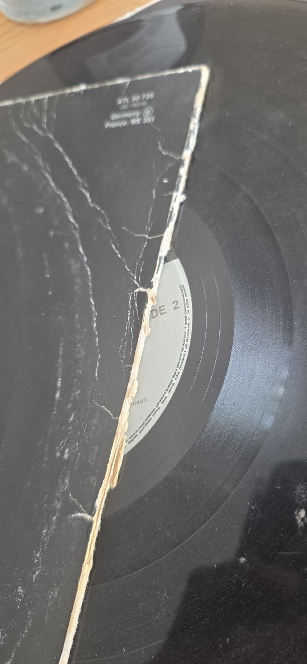 Dischi in vinile: AC/DC - Back In Black,Poor – Usato da Yvonand venduto da RF-VINYL 8