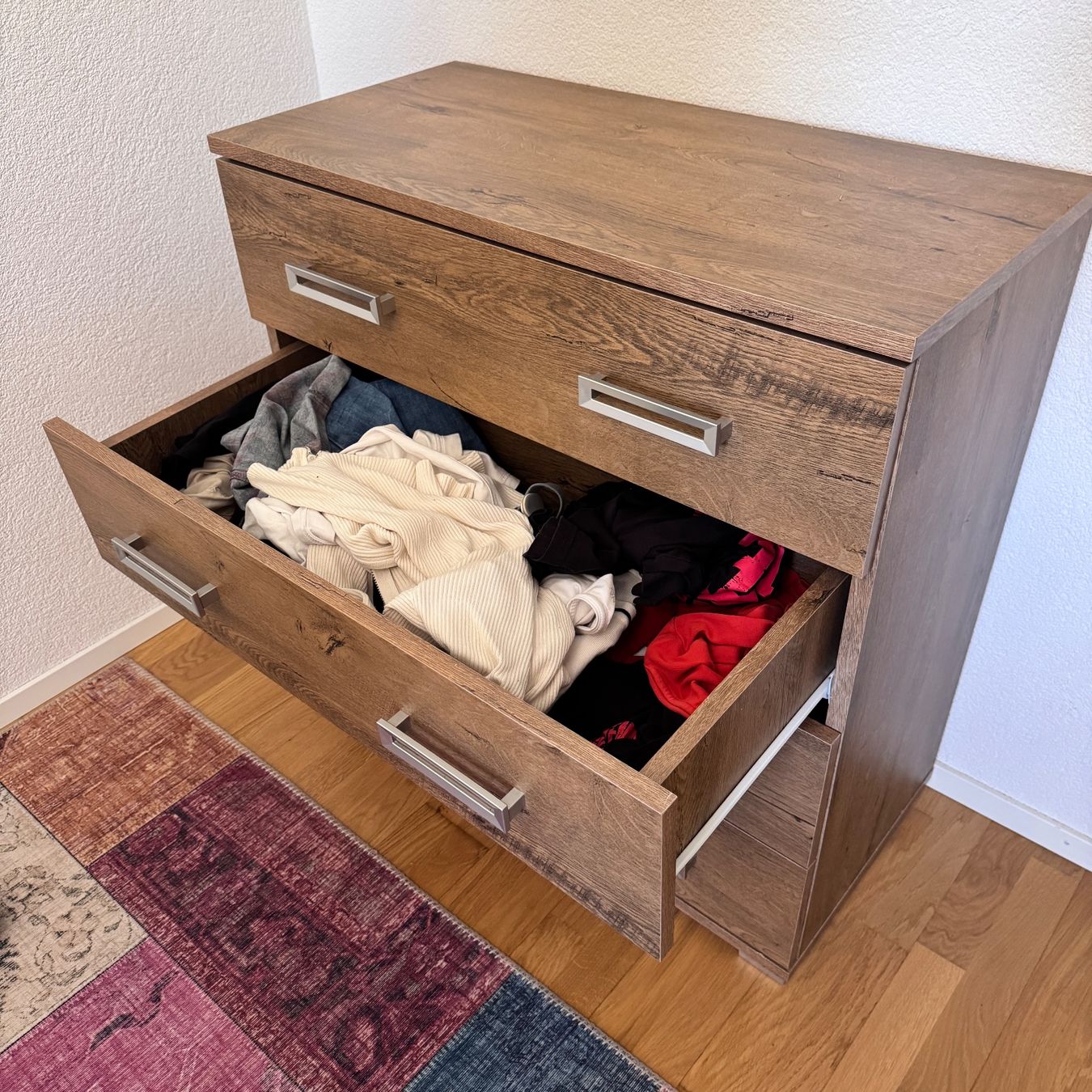 Commodes: Kommode mit 4 Schubladen – D'occasion à Biel/Bienne par farzaneh.pashaei 1