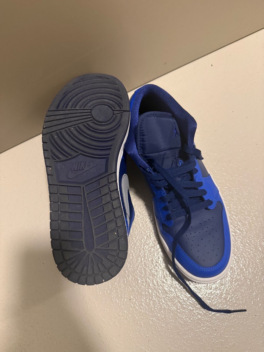 Scarpe da uomo: Chaussures Nike – Usato da Vandoeuvres venduto da iga_zzg6 1