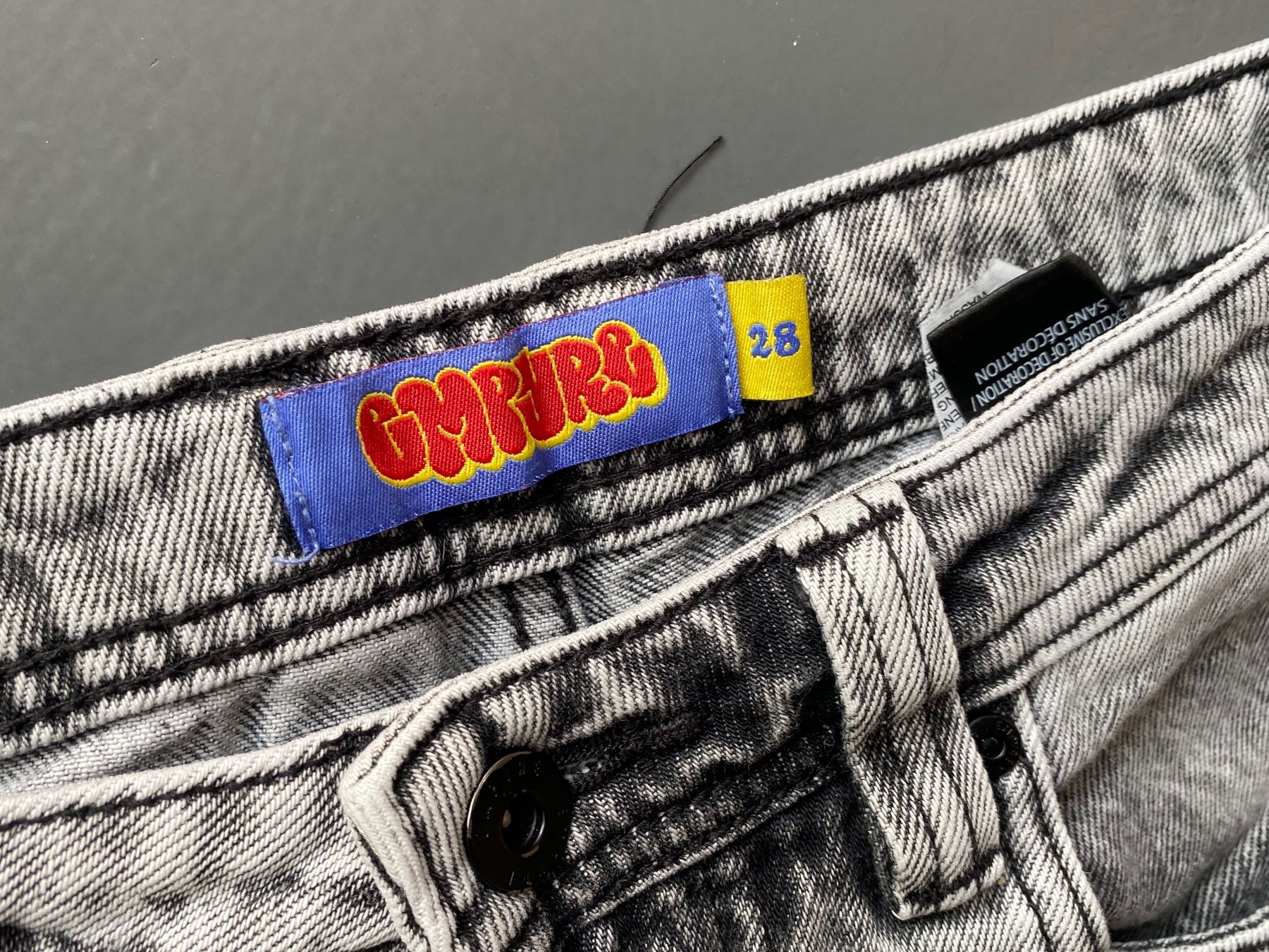 Jeans: Blue Tomato Jeans Gr. 28 Farbe grau – Usato da Konolfingen venduto da sibi1977 2