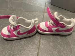 Nike Schuhe No.25 neu