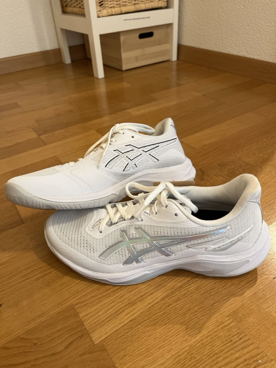 Asics Herrenschuhe: asics Hallenschuh – Neu und originalverpackt aus Thun von zur_n9sd 1