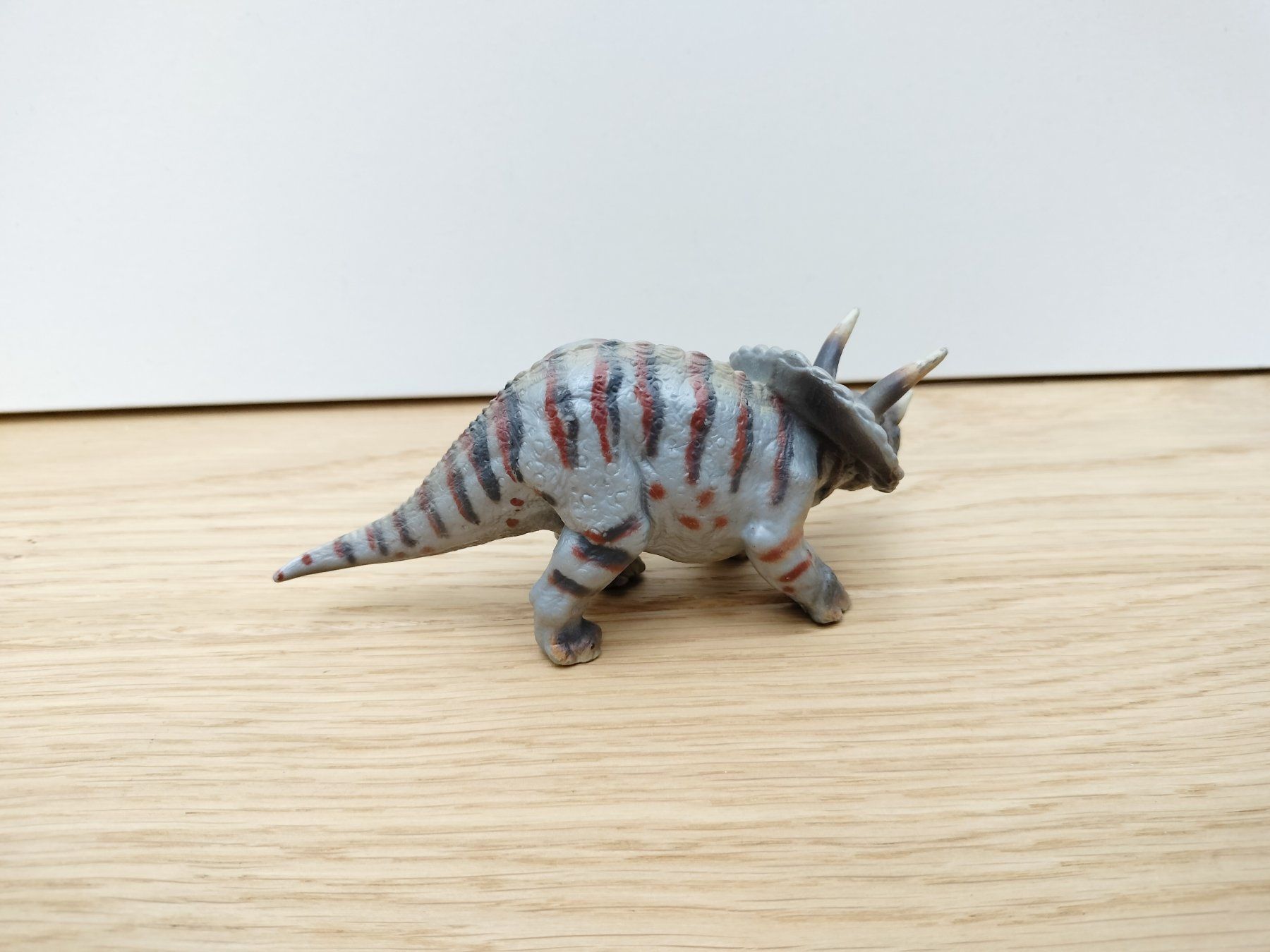 Schleich Statuette: Schleich Figur Tier Dino Triceratops – Usato da Wil SG venduto da kaizzen 1