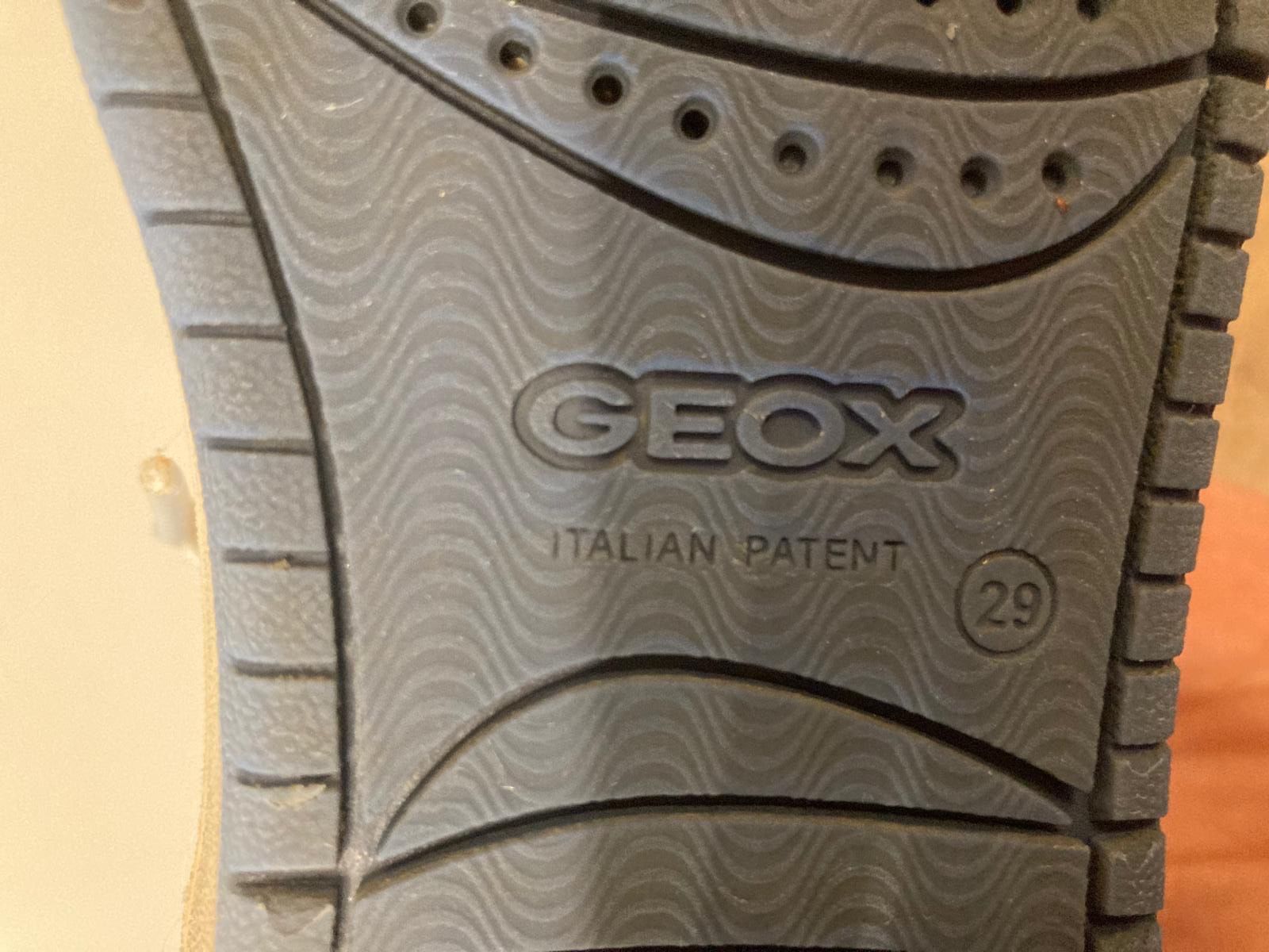Geox Schuhe für Mädchen: Geox Mädchen Sneaker Grösse 29 – Gebraucht aus Davos Frauenkirch von p.lugnan 3