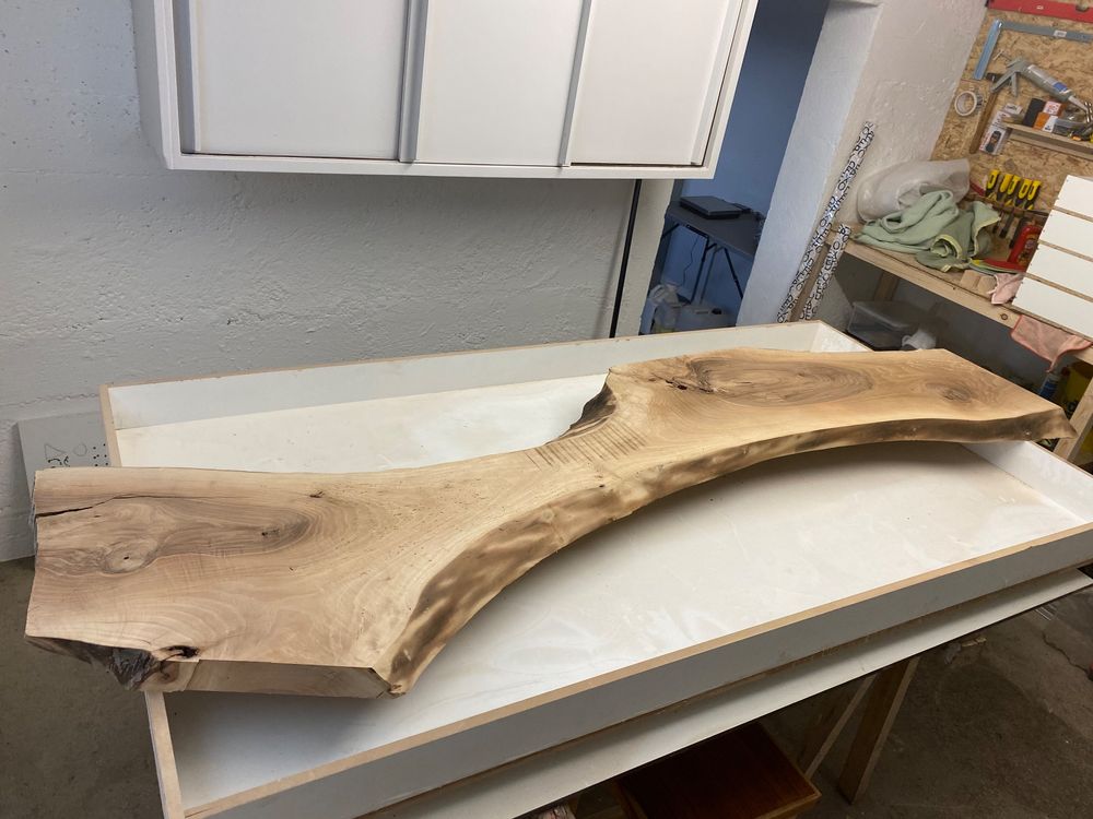 Articoli in legno: Nussbaum Massivholz – Usato da Niederuzwil venduto da gullipulli 2