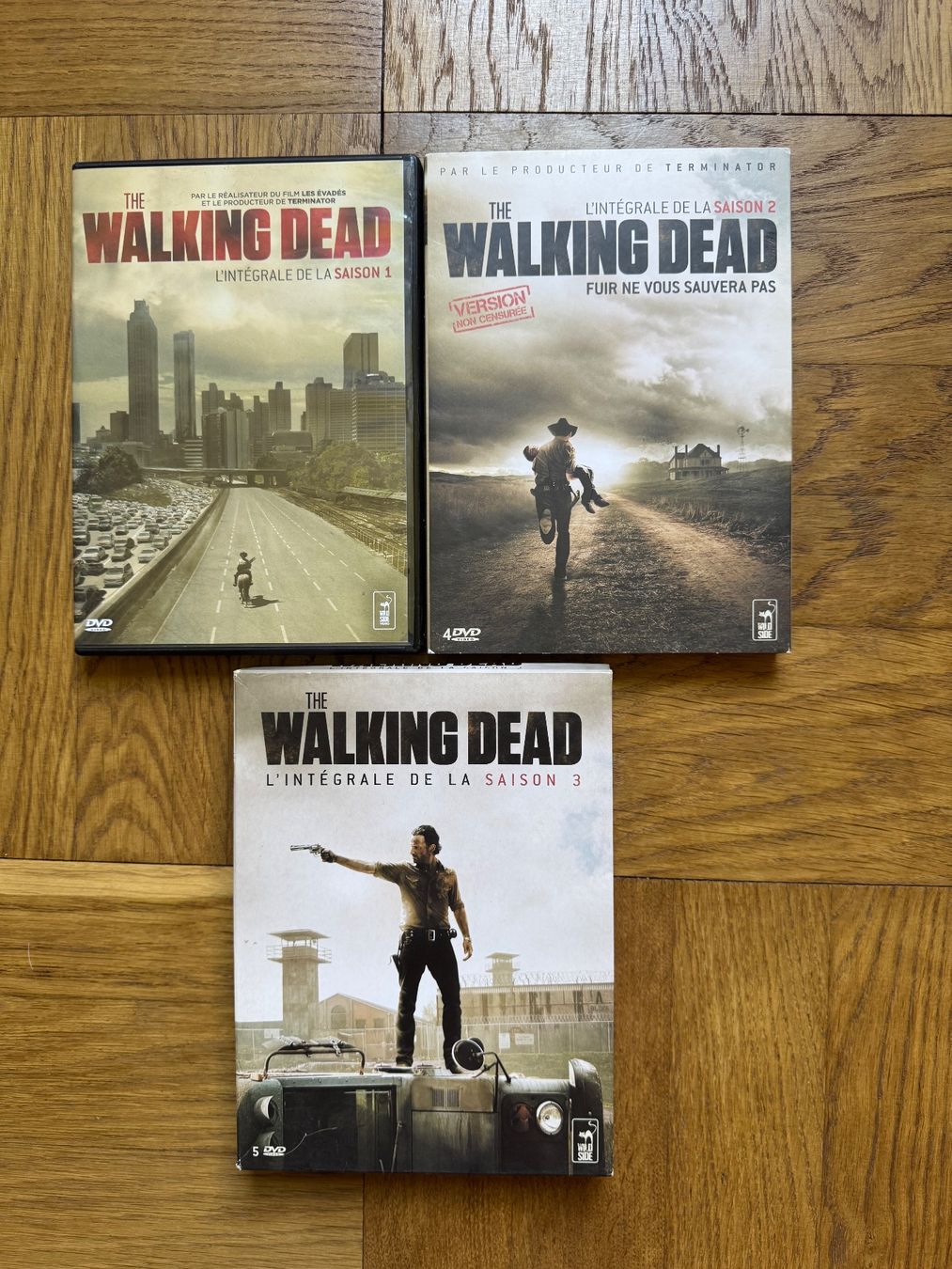 Tous les DVDs: Walking dead – D'occasion à Chêne-Bourg par dem_y9pq