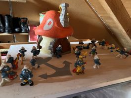 Schlumpf Haus mit diversen Figuren Set gebraucht