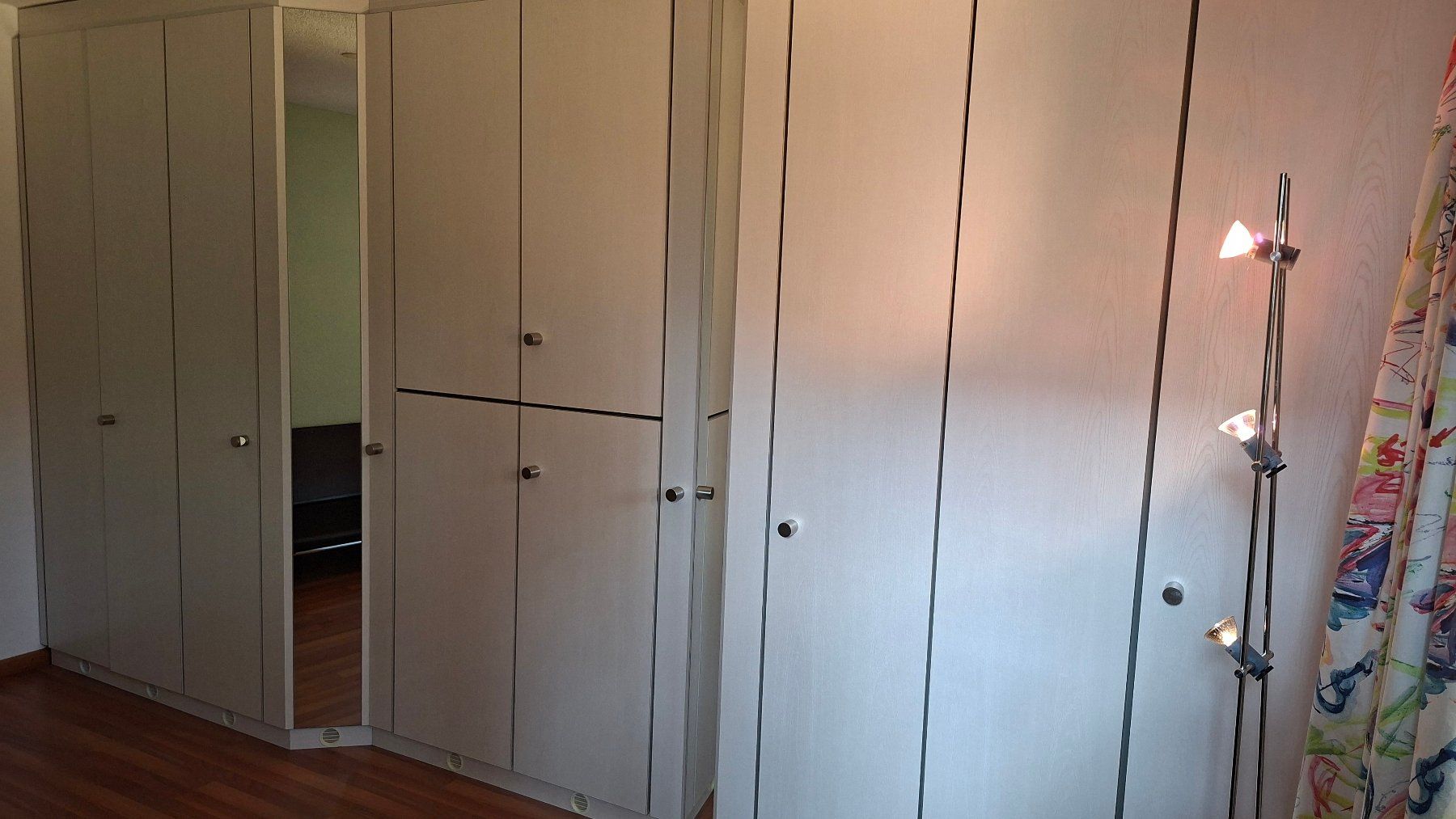 Armadi: Wandschrank Alpnach Norm – Usato da Wilen (Sarnen) venduto da pow_dkz9 1