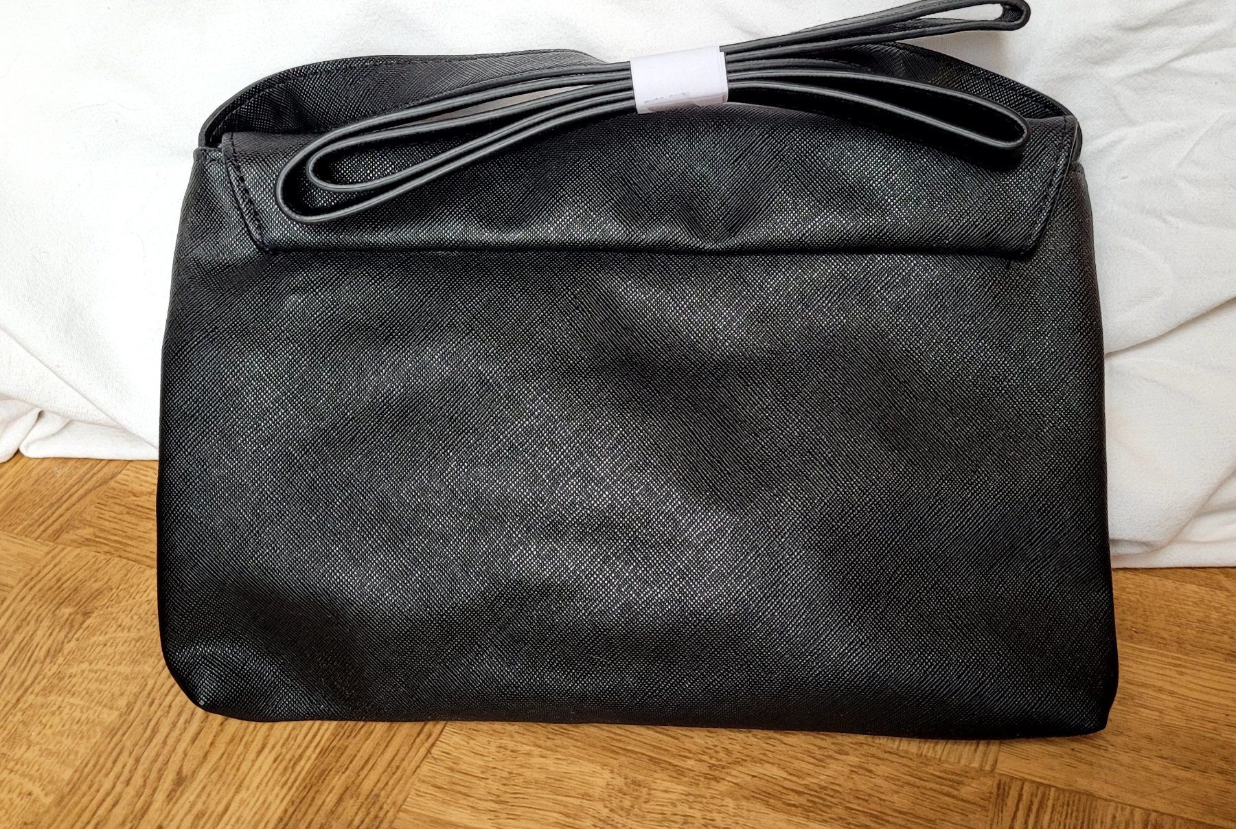 Borse da donna: neue schwarze Umhängetasche - super chic – Nuovo (secondo la descrizione) da Füllinsdorf venduto da Sunnebliemli7 1