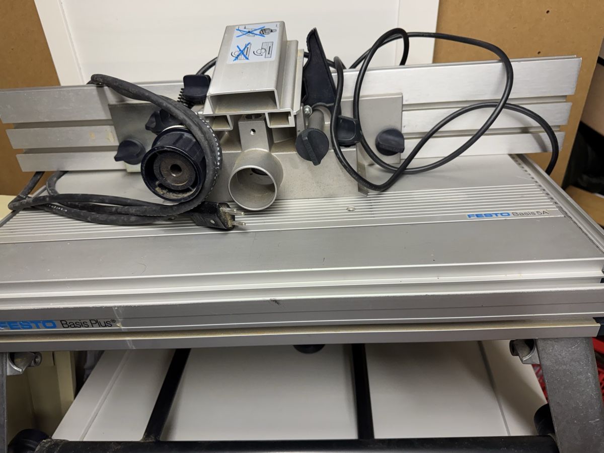 Festo Tutte le macchine: Fraiseuse Festo OF 900 E-Set CH – Usato da Brügg BE venduto da Goob 5