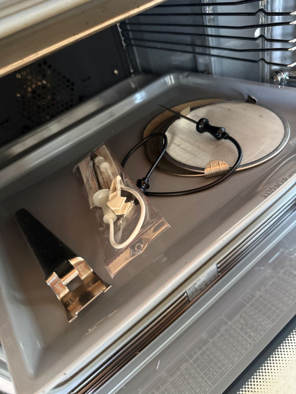Miele Appareils de cuisine: Steamer Miele – D'occasion à Jona par Miele_2025 1