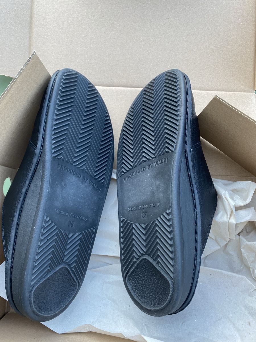 Scarpe da donna: Hausschuhe – Nuovo (secondo la descrizione) da Unterseen venduto da Pavema4 2