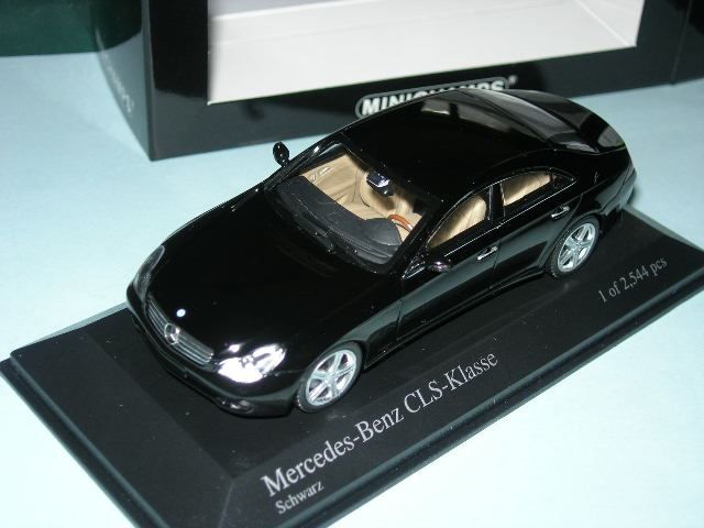 MERCEDES BENZ SLK Klasse 1/18 Minichamps (No Autoart Kyosho Norev Otto