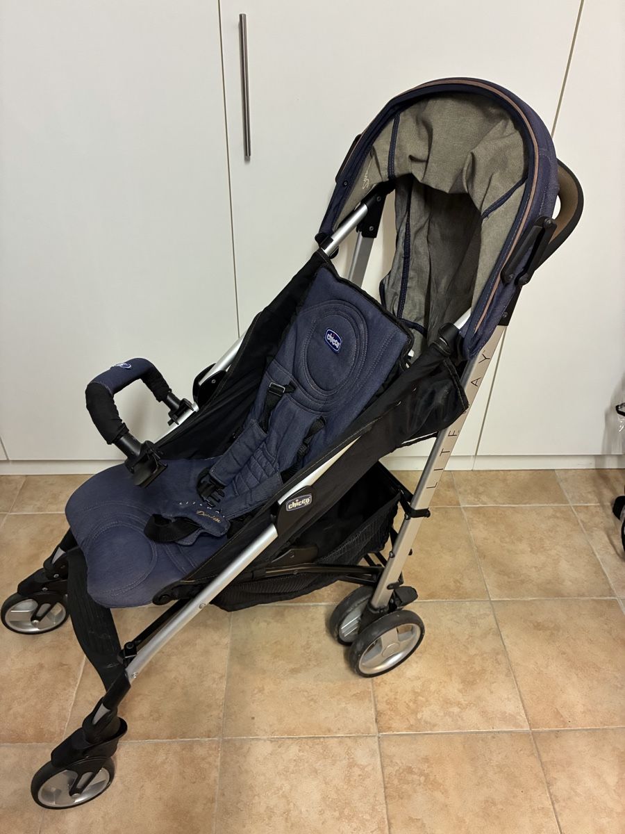 Chicco Kinderwagen: Kinderwagen Chicco Liteway Jeans mit Zubehör – Gebraucht aus Steffisburg von Belli80