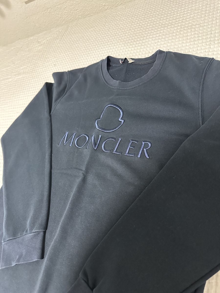 Moncler Pulls & Sweat-shirts: Moncler Pullover dunkelblau Grösse XL  – D'occasion à Oberurnen par nes_8xqt 1