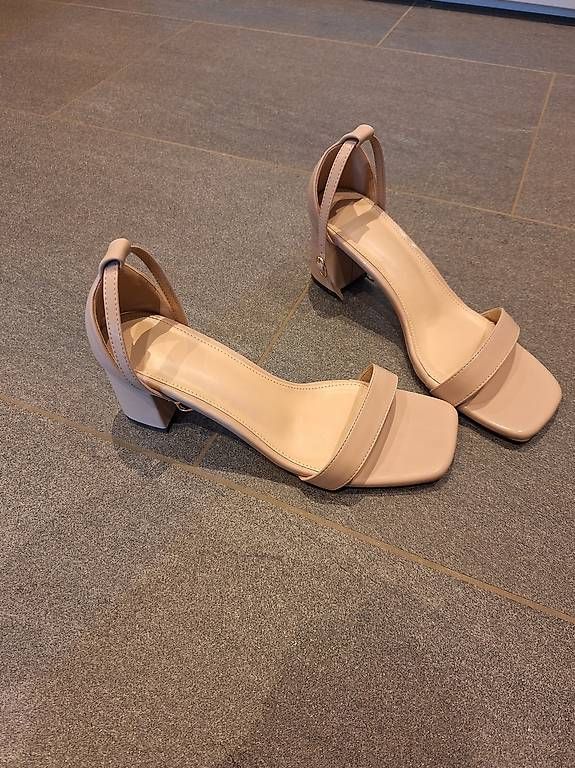 Damenschuhe: Schuhe mit Absatz – Gebraucht aus Kaltbrunn von Jasi.2018