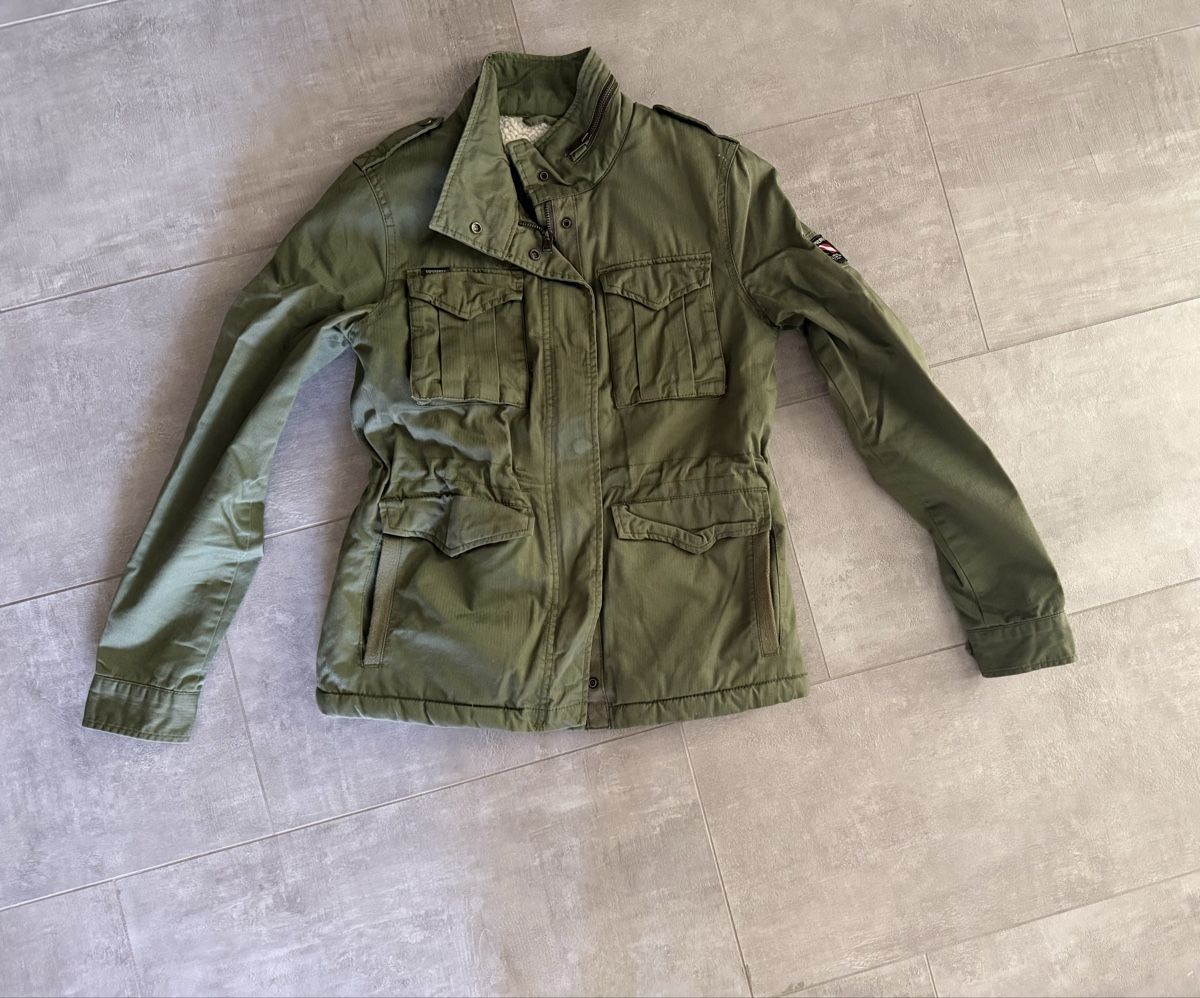 Superdry Giacche: Jacke von Superdry – Usato da Zürich venduto da hafnersh