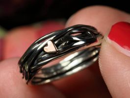 HERZ AUS GOLD Infinity Ring: Silber 925 + 18K Gold · 53 - 54