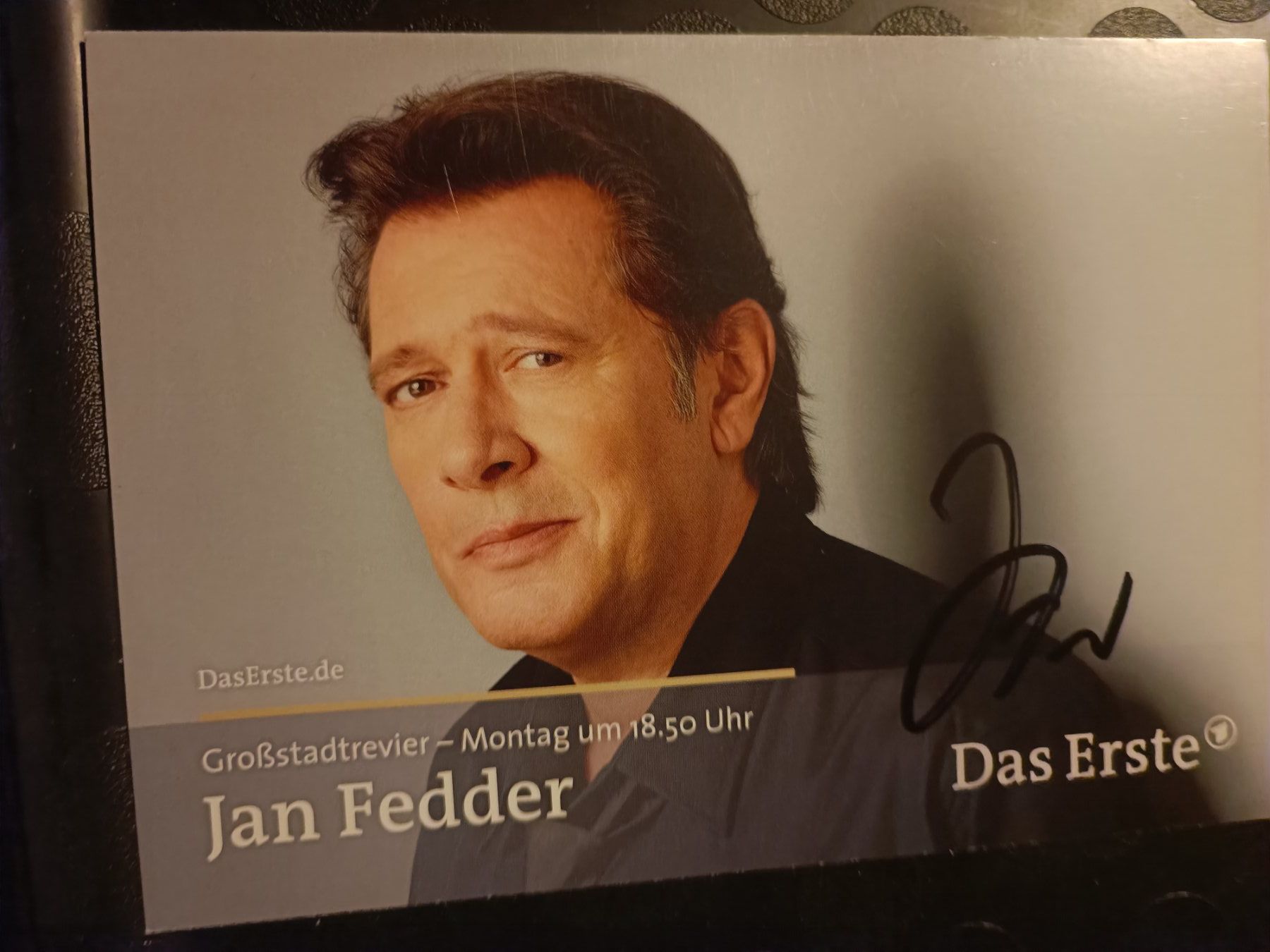 Autografi: Jan Fedder - handsignierte Autogrammkarte – Usato da Menziken venduto da Artographs