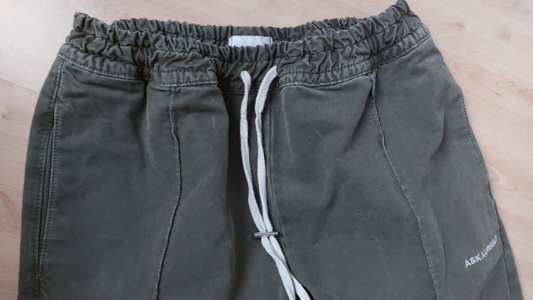 Pantaloni: ASKYURSELF Hose Khaki Farbe gr.M – Usato da Nebikon venduto da Draga25 3