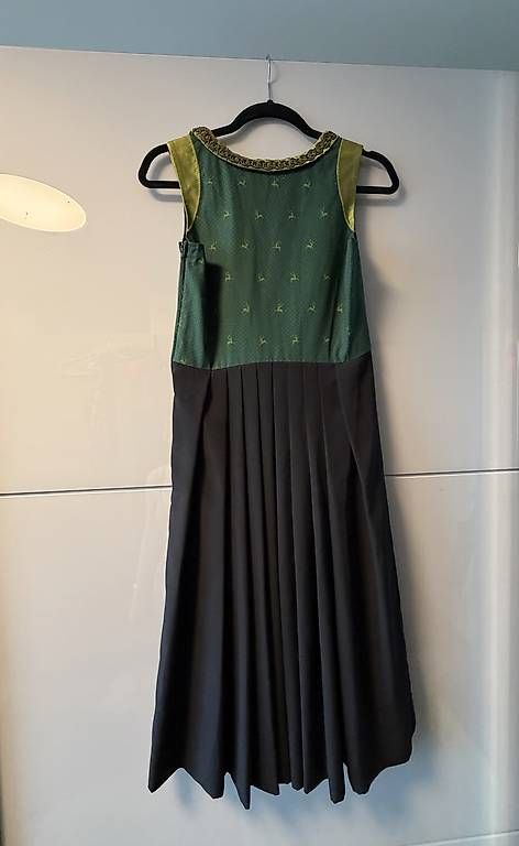 Vestiti: Sportalm Dirndl Gr.34 – Usato da Seedorf UR venduto da Lia_mia 2