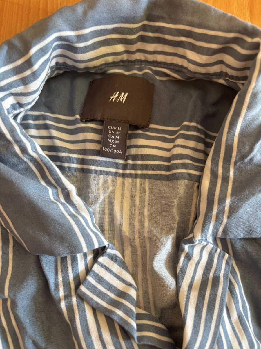 Hemden: H&M blue white stripes shirt – Gebraucht aus Chexbres von doe_xns6 1