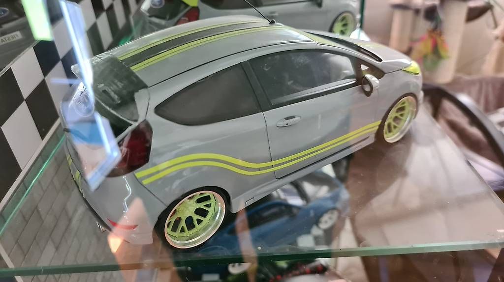 Modellini d'auto: FORD FIESTA ST 200 1:18 – Usato da Ittigen venduto da ROCKY1964 1