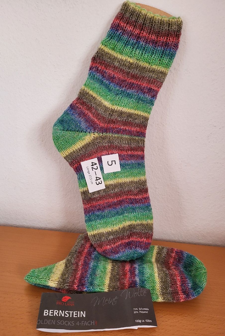 Socken: Socken 42-43 handgestrickt Nr.5 – Neu und originalverpackt aus Winterthur von Baer49