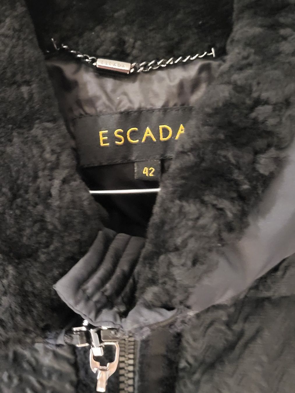 Escada Jacken: Escada Jacke Grösse 42 – Gebraucht aus Zürich von Roberto040 1