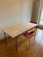 Esstisch im Industrial-Stil  Massivholz & Stahlgestell