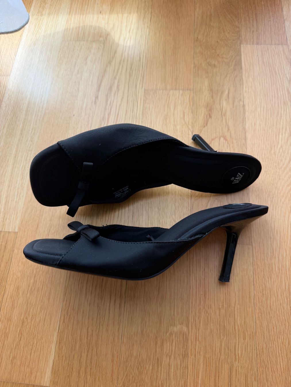 Zara Damenschuhe: Zara Mules Schwarz Gr. 40 – Gebraucht aus Klingnau von Vdado 1
