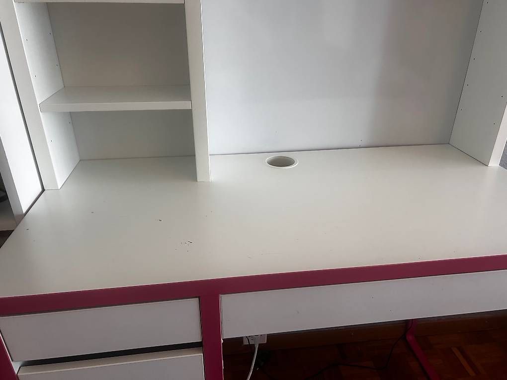 Ikea Scrivanie: bureau enfant/ado – Usato da Geneva venduto da nih_rl6k 1