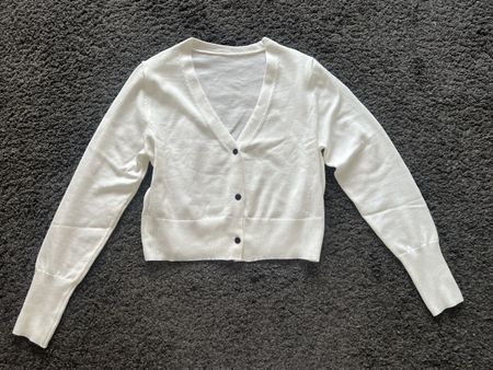 Ivory Strickjacke,Crop, Grösse S – Perfekt für den Frühling!