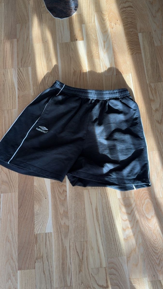 Balenciaga Pantaloni: Balenciaga shorts  – Usato da Pieterlen venduto da sam_58jm