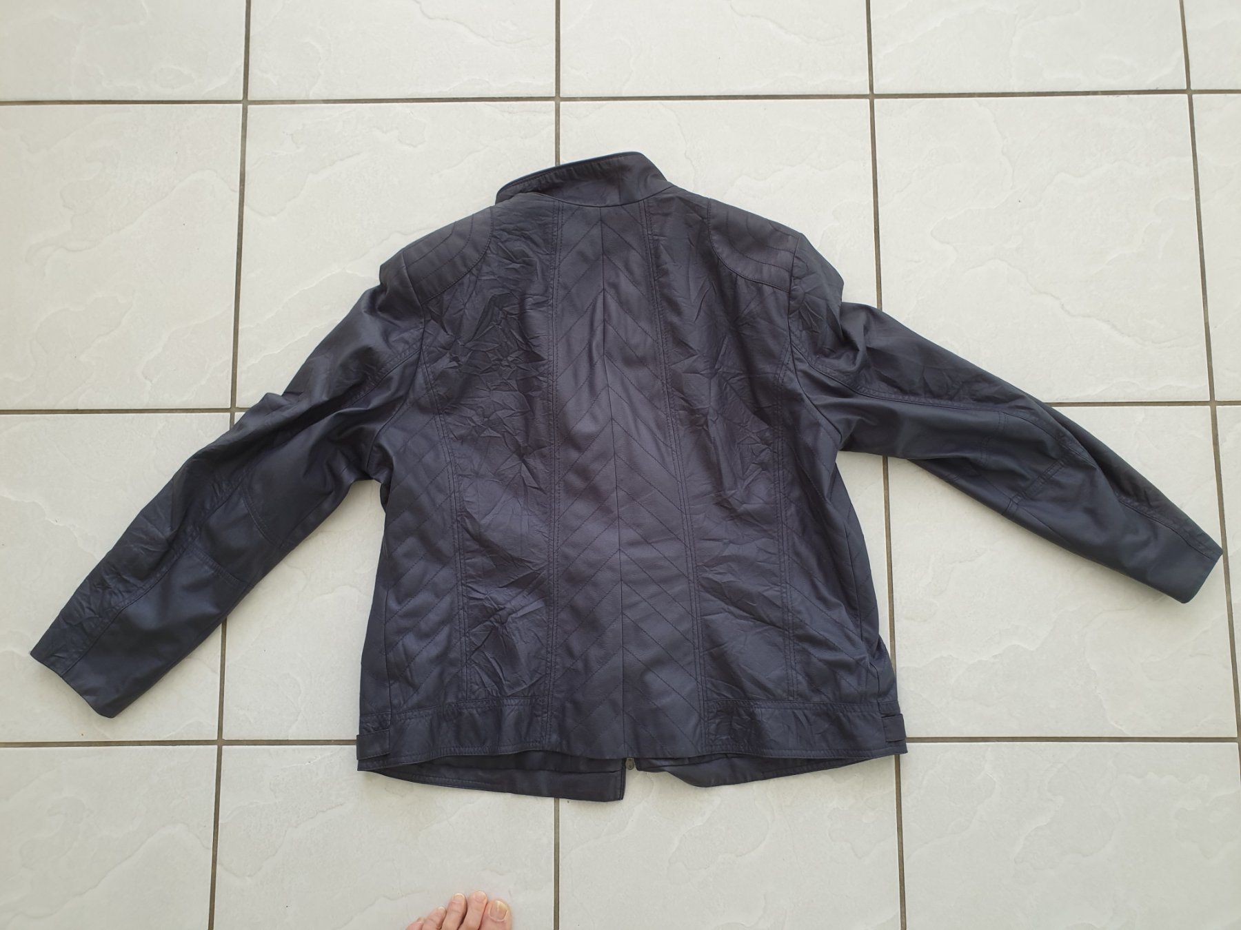 Bonita Giacche: Bonita tolle Kunstlederjacke Gr. 48 – Nuovo (secondo la descrizione) da Frauenfeld venduto da Kasico 2