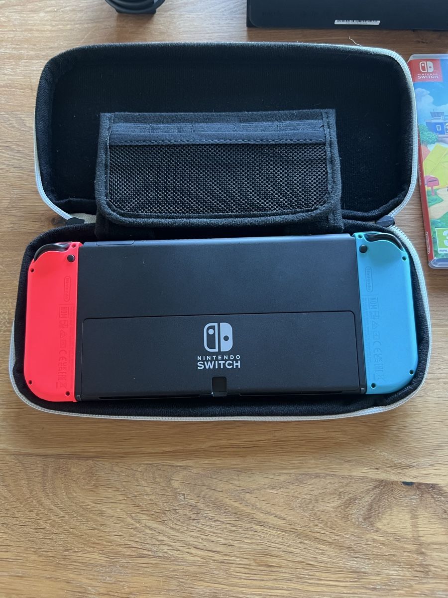 Nintendo Consoles: Nintendo Switch OLED mit Animal Crossing – D'occasion à Rickenbach SO par RN_5rff 1