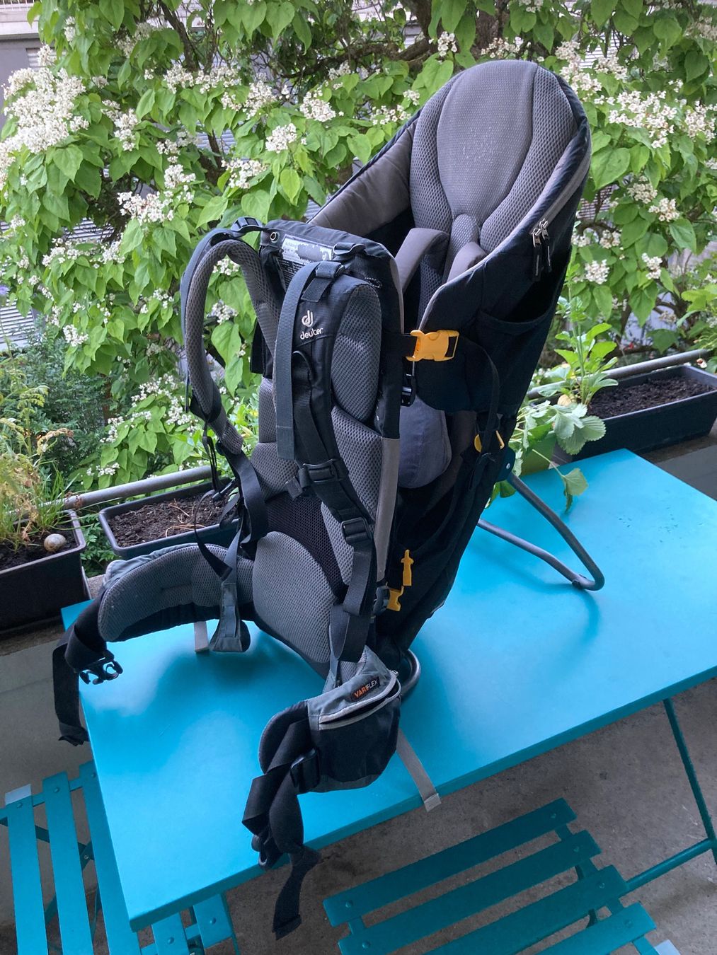 Deuter Marsupi portabebè: Deuter Kid Comfort 3 Kindertrage – Usato da Bern venduto da ghostdog01