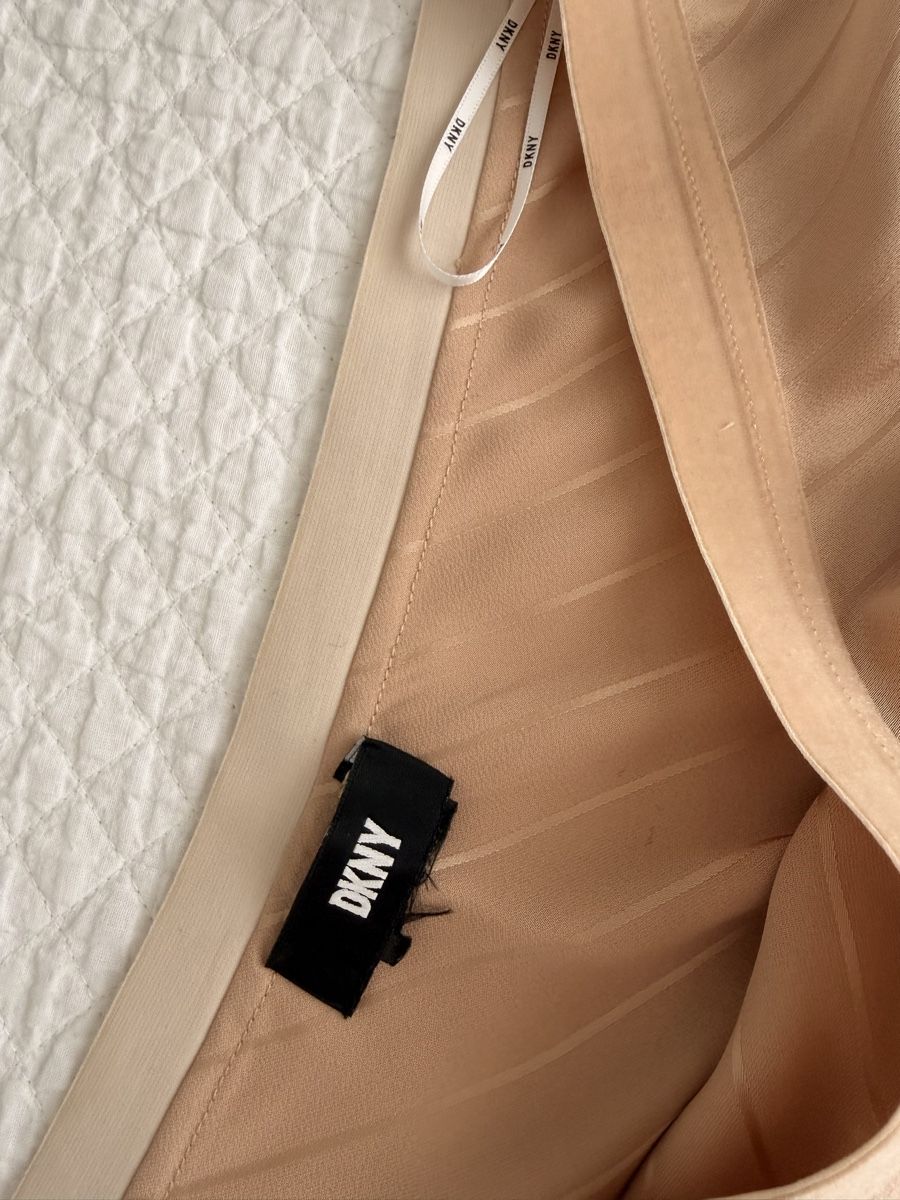 DKNY Gonne: Jupe satinée DKNY champagne, taille L – Usato da Lausanne venduto da sanout 2