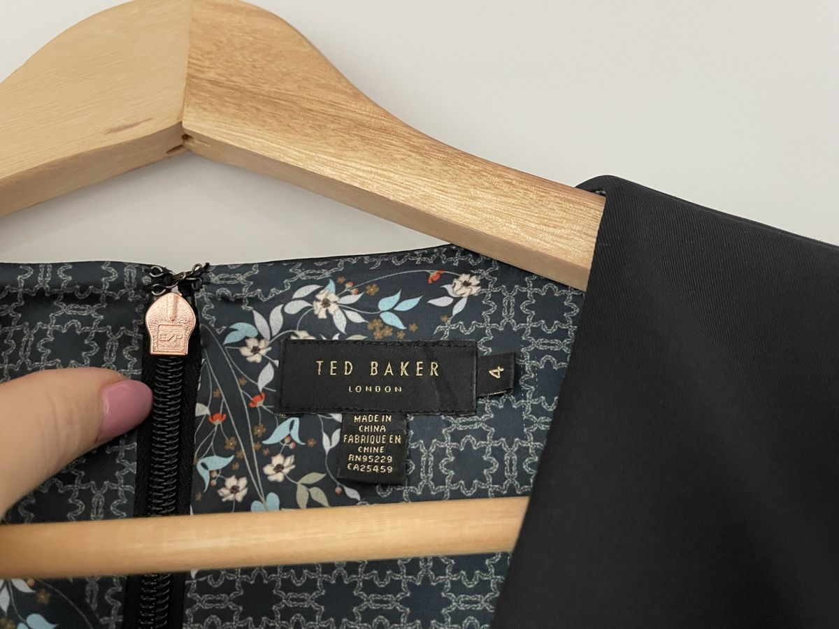 Ted Baker Vestiti: Neues Ted Baker Kleid in Grösse 4 / M, schwarz – Nuovo e nell'imballaggio originale da Zürich venduto da michaela_2024 1