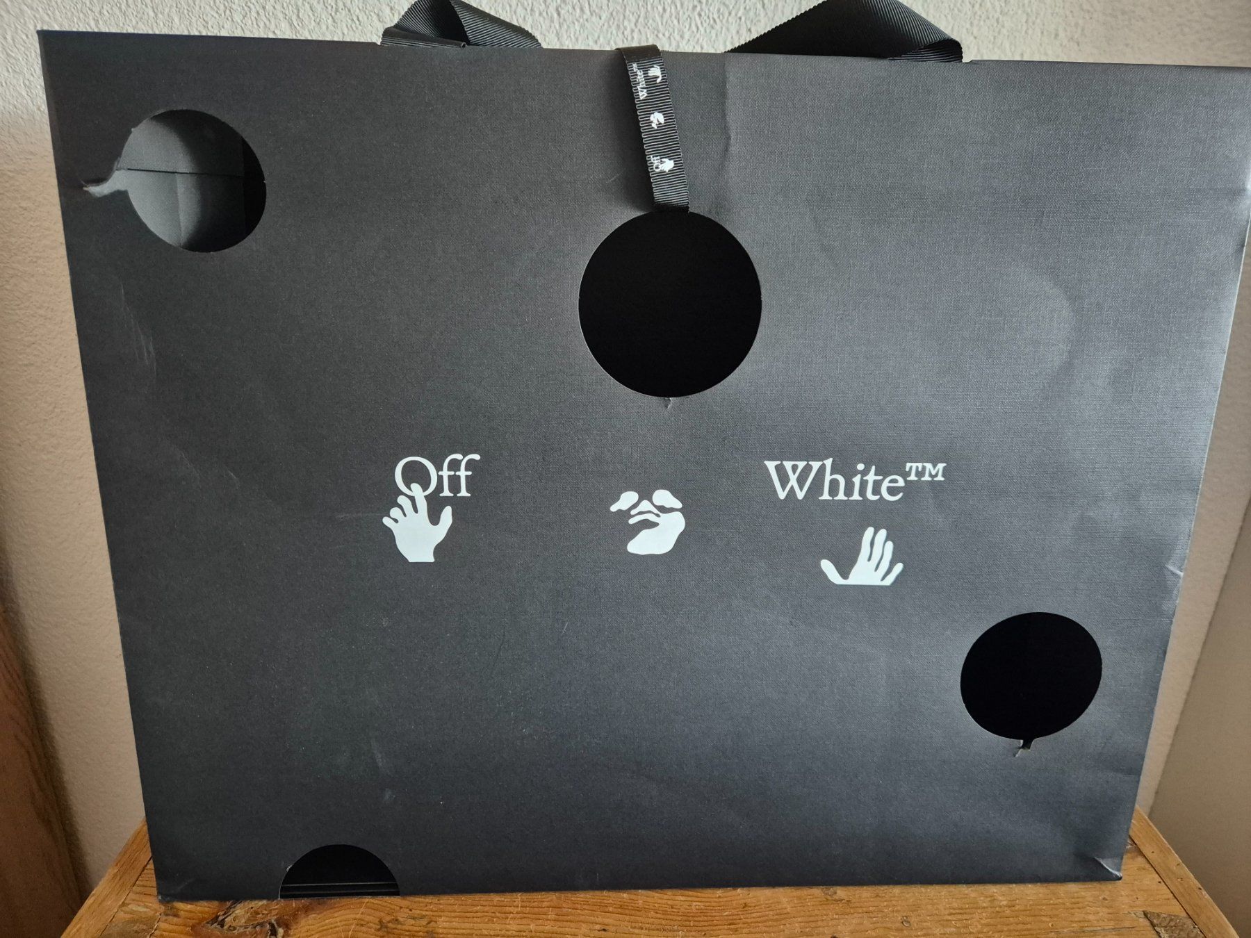 Off-White Taschen: Papiertasche Off White Zürich 39 x 49 cm – Gebraucht aus Würenlos von Toolia 5