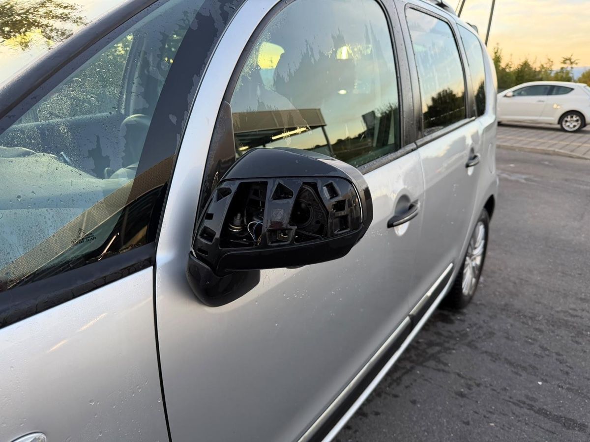 Citroën Automobili: Citroen c3 Picasso  – Usato da Lausanne venduto da regulaandjames