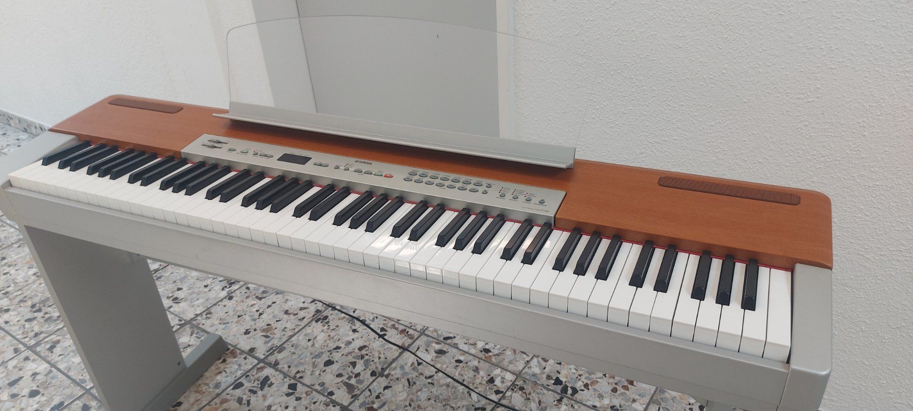 Yamaha Strumenti musicali: Digitalpiano Yamaha P-120 inkl.ständer – Usato da Glattbrugg venduto da Swissmusik 1
