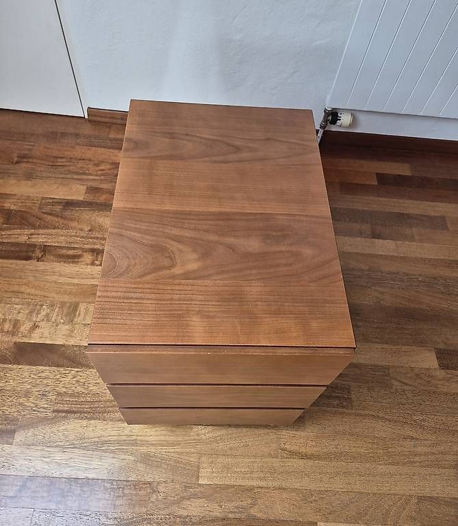 Eléments de bureau: Bürokorpus aus Nussbaum – D'occasion à Schneisingen par sil_qb5m 3