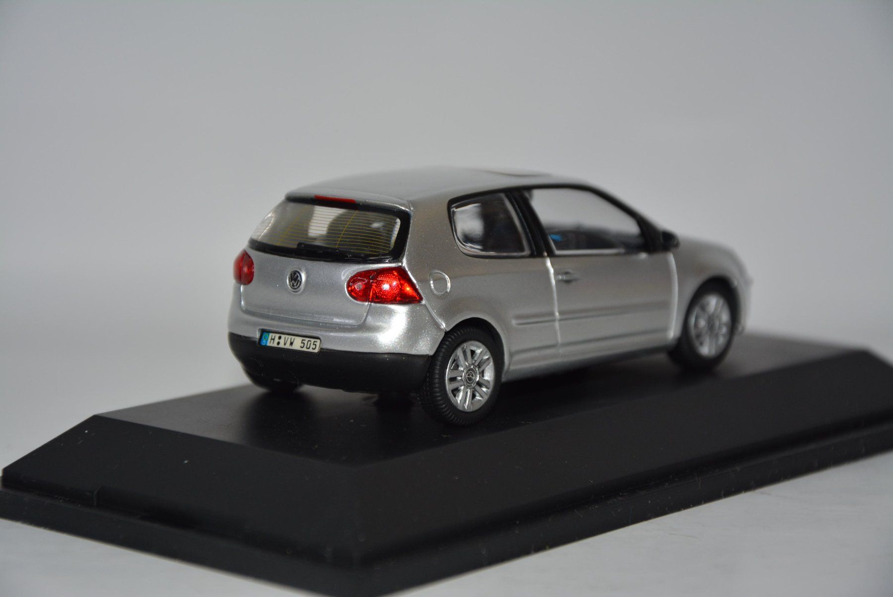 Volkswagen Modellautos: VW Golf V 2003 , Schuco , 1:43 – Neu und originalverpackt aus Goldach von Feivel9 6