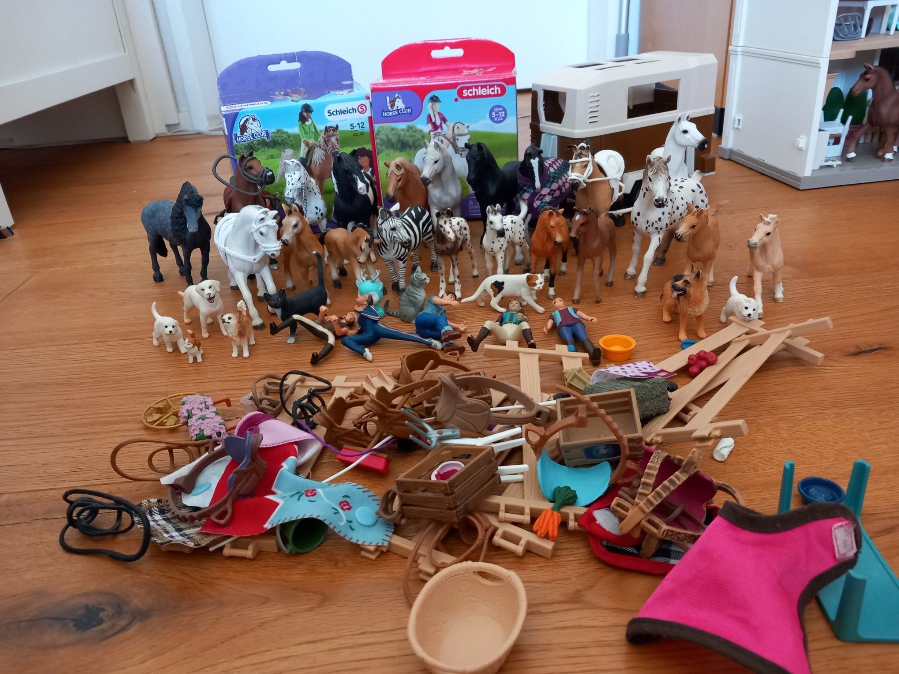 Schleich Giocattoli: SCHLEICH Konvolut (2) – Usato da Unterengstringen venduto da Nincraft